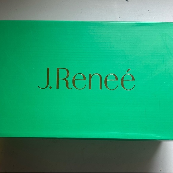J.Renee Green Glossy Heels with Streamlined Silhouette New In Box Size 11 - Picture 9 of 9